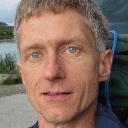 Dr Justin  Pearce